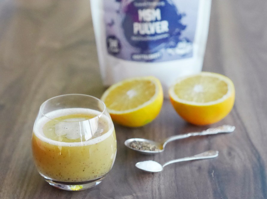 Smoothie med Healthwell MSM-pulver og citron. 